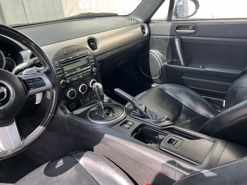 Used 2010 MAZDA MX-5 Miata Grand Touring w/ Premium Pkg image 19