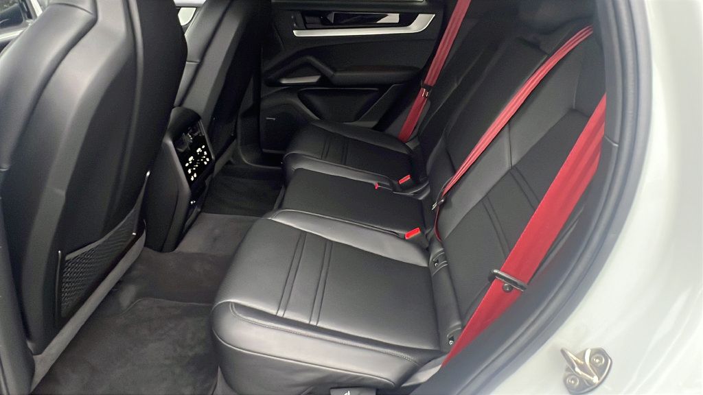 Certified 2026 Porsche Cayenne S AWD/4WD image 16