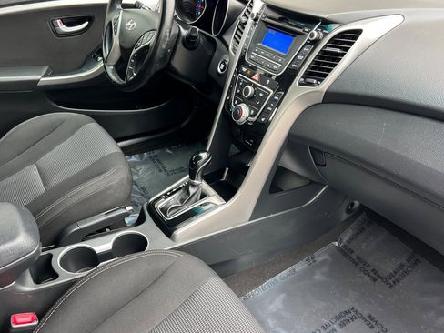 Used 2016 Hyundai Elantra GT w/ Option Group 02 image 16