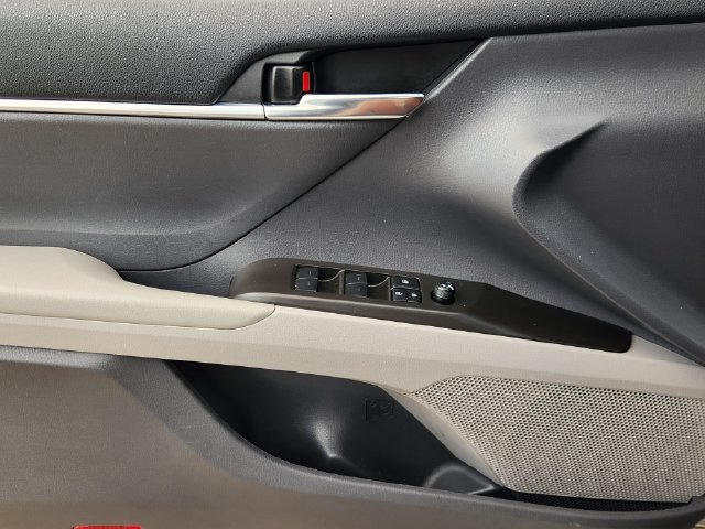 Used 2023 Toyota Camry SE FWD image 17