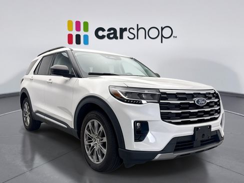 Used 2025 Ford Explorer Active w/ Active Comfort Package AWD/4WD image 7