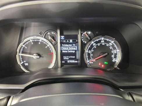 Used 2022 Toyota 4Runner Limited AWD/4WD image 3