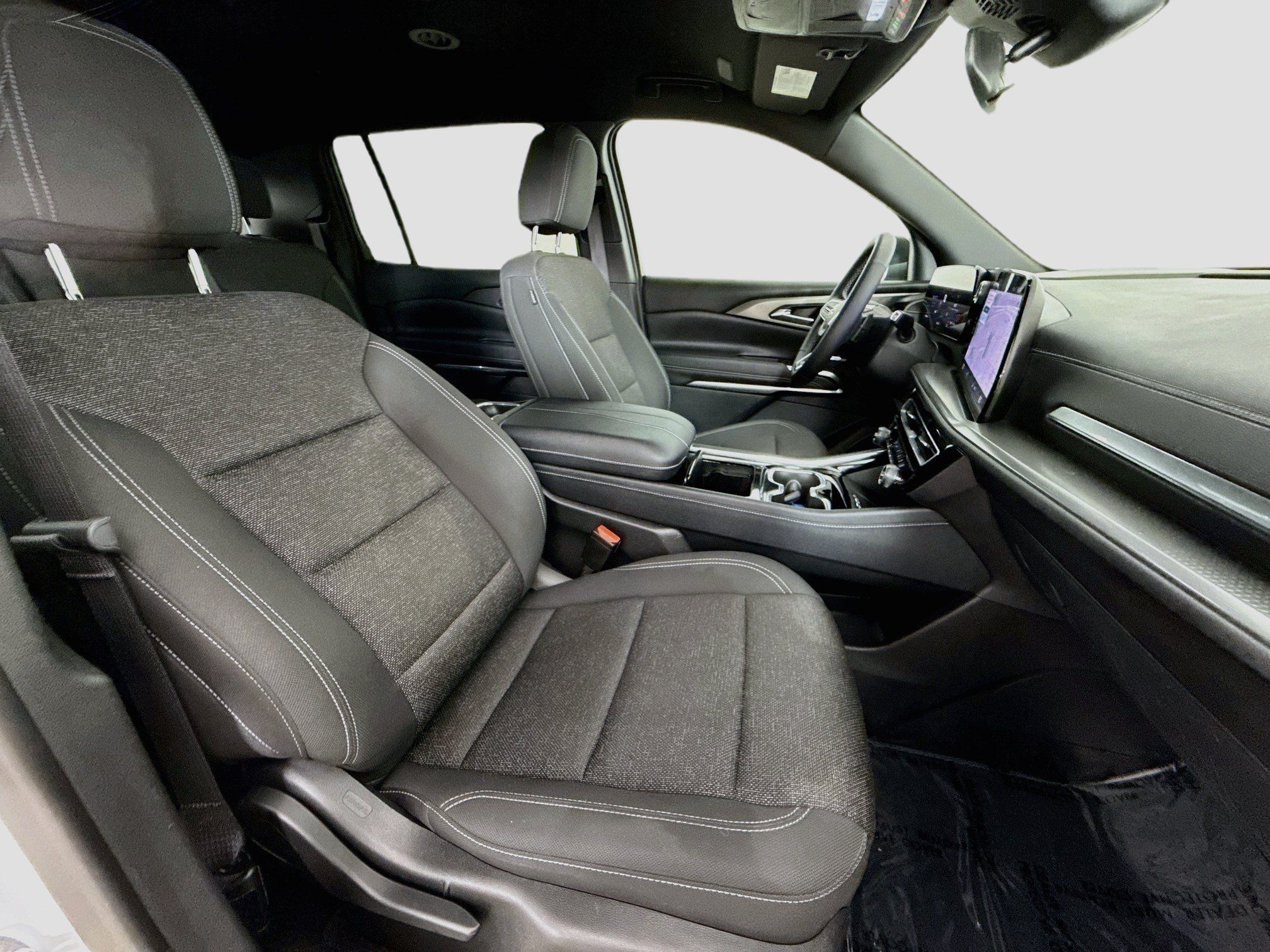 Used 2024 Chevrolet Traverse LT FWD image 30