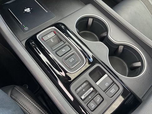 Certified 2024 Honda Pilot Touring image 19