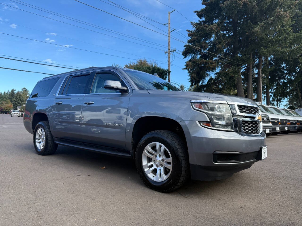 Used 2019 Chevrolet Suburban LT AWD/4WD image 4
