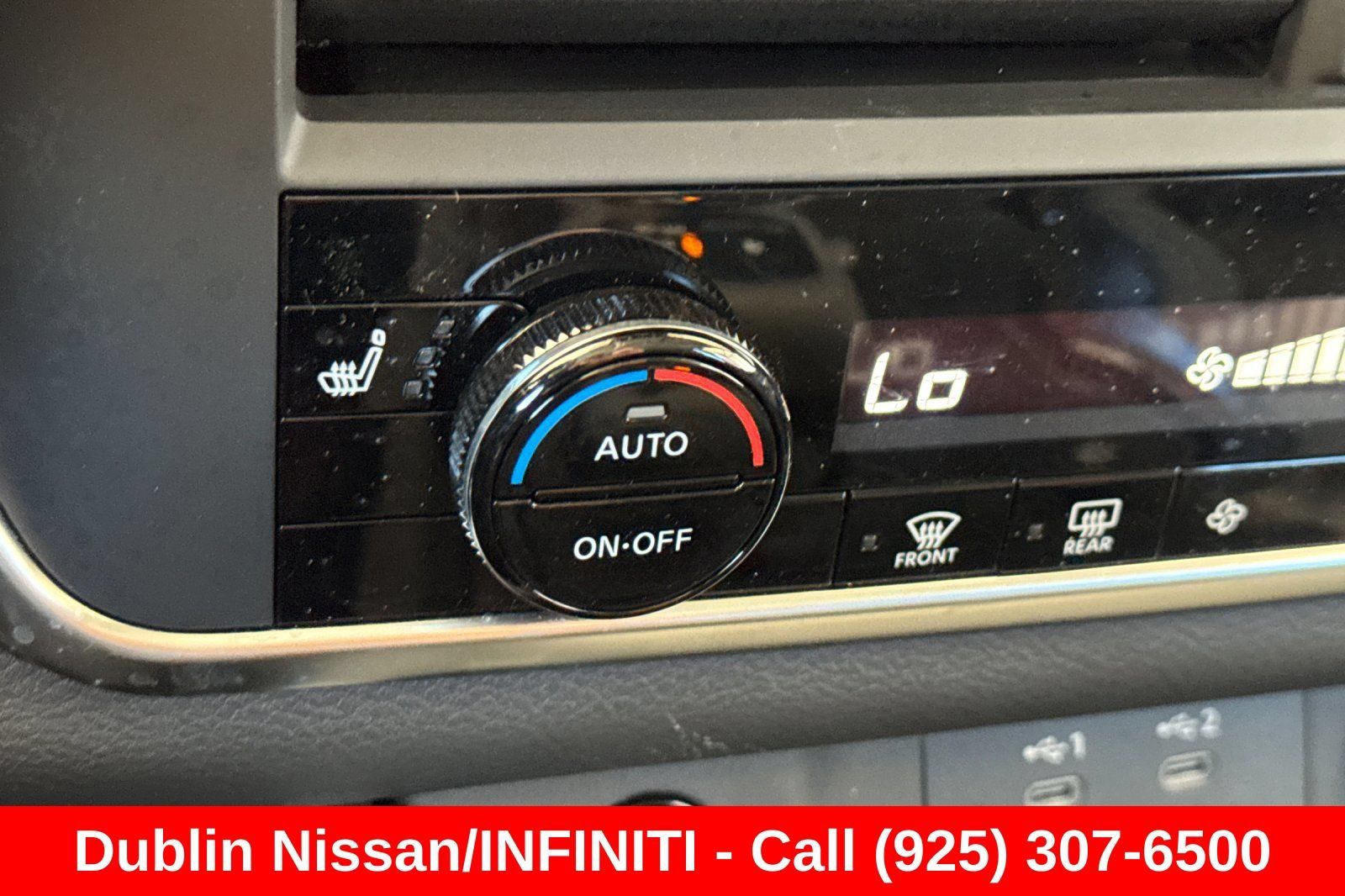Used 2025 Nissan Rogue SV AWD/4WD image 30