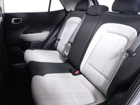 Used 2021 Hyundai Venue SEL FWD image 32