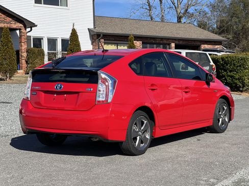 Used 2015 Toyota Prius Four image 3