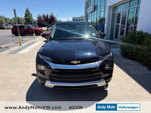 Used 2021 Chevrolet TrailBlazer LT w/ Convenience Package FWD image 2