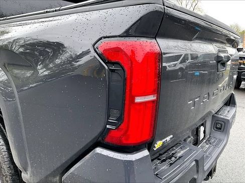 Used 2025 Toyota Tacoma SR5 RWD image 33