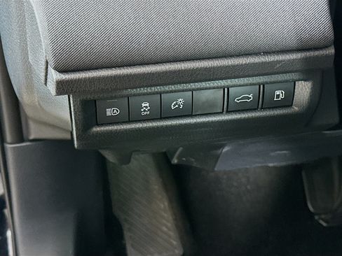 Used 2026 Toyota Camry LE FWD image 17