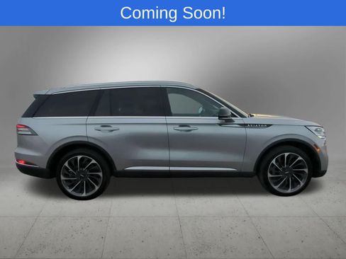 Used 2024 Lincoln Aviator Reserve w/ Equipment Group 201A AWD/4WD image 7
