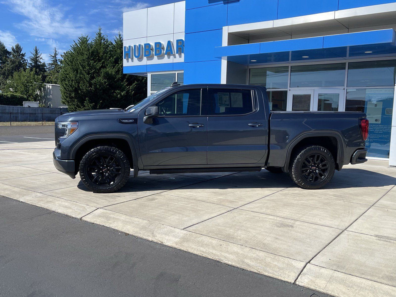Used 2020 GMC Sierra 1500 Elevation w/ Elevation Value Package AWD/4WD image 2