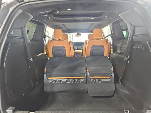 Used 2021 Chrysler Pacifica Pinnacle AWD/4WD image 18