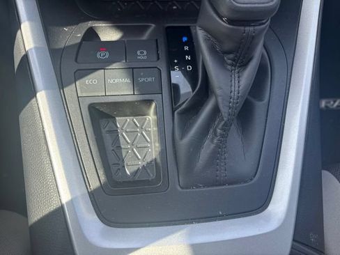 Used 2024 Toyota RAV4 XLE w/ Convenience Package FWD image 13