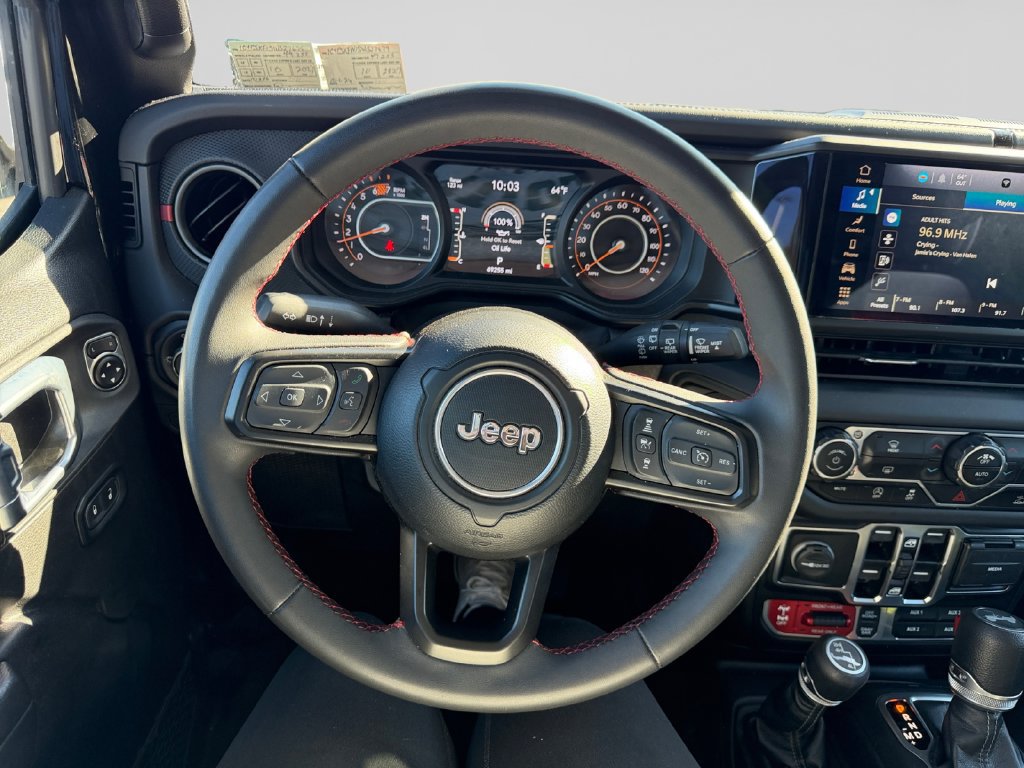 Used 2025 Jeep Wrangler Unlimited Rubicon AWD/4WD image 13