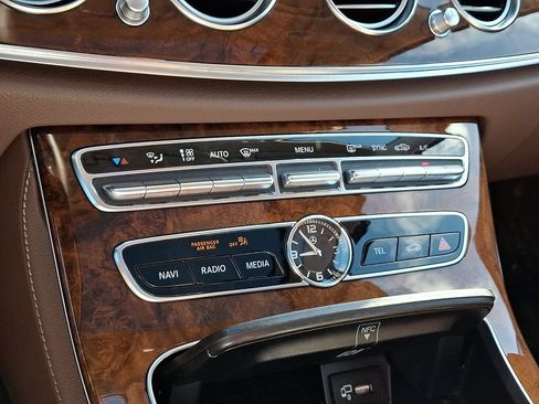 Used 2019 Mercedes-Benz E 300 4MATIC image 16