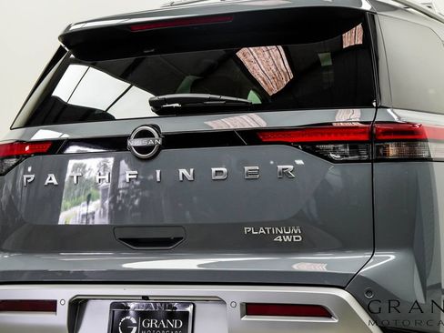Used 2025 Nissan Pathfinder Platinum AWD/4WD image 12
