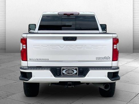 Used 2023 Chevrolet Silverado 2500 High Country w/ Z71 Off-Road Package AWD/4WD image 3