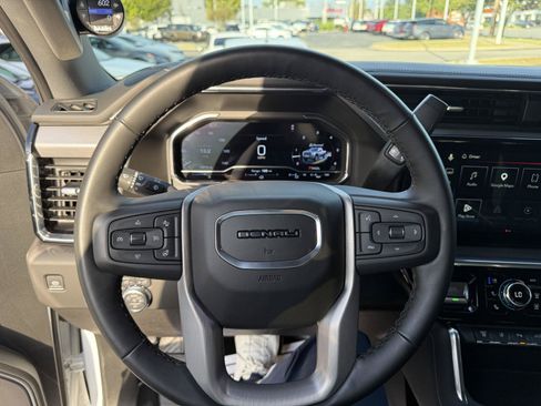 Used 2025 GMC Sierra 2500 Denali w/ Technology Package AWD/4WD image 15