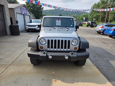 Used 2013 Jeep Wrangler Sport AWD/4WD image 2