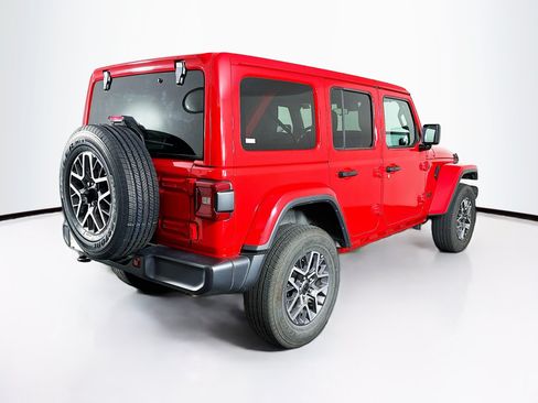 Used 2025 Jeep Wrangler Unlimited Sahara AWD/4WD image 9