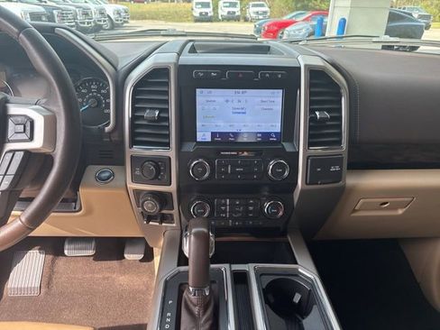 Used 2020 Ford F150 Lariat image 16