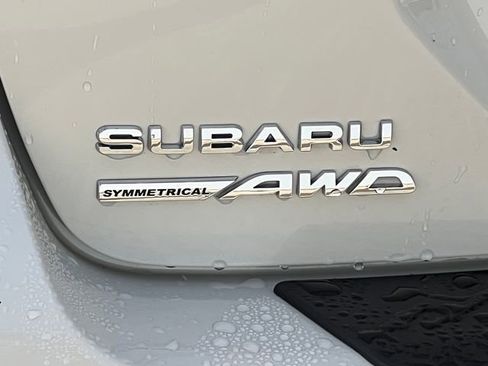 Used 2024 Subaru Crosstrek 2.0i Premium image 2