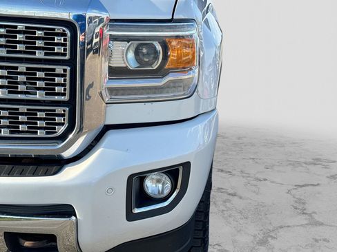 Used 2019 GMC Sierra 2500 Denali AWD/4WD image 13
