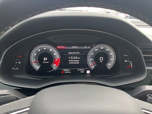 Used 2023 Audi SQ7 Prestige w/ Sport Package image 9