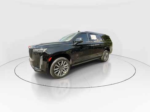 Used 2024 Cadillac Escalade ESV Sport Platinum AWD/4WD image 4