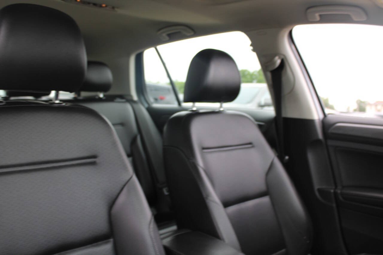 Used 2021 Volkswagen Golf 4-Door FWD image 14
