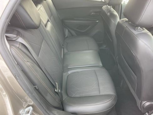 Used 2022 Chevrolet Trax LT w/ Sport Edition image 26