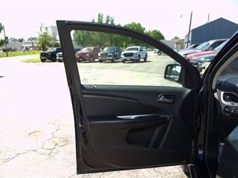 Used 2017 Dodge Journey SE FWD image 11