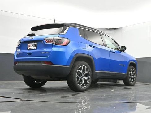 Used 2025 Jeep Compass Limited AWD/4WD image 43