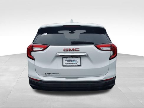 Used 2024 GMC Terrain SLE FWD image 4