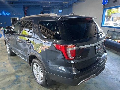 Used 2017 Ford Explorer XLT image 16