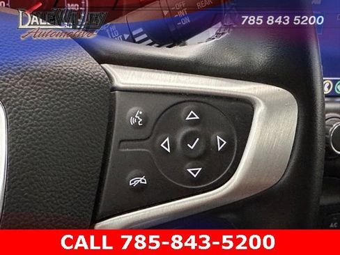 Used 2023 GMC Terrain SLT image 13