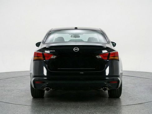 Used 2025 Nissan Altima 2.5 SV image 7