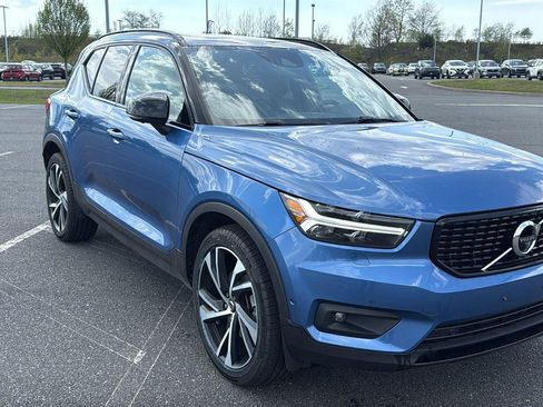 Used 2019 Volvo XC40 T5 R-Design AWD/4WD image 1