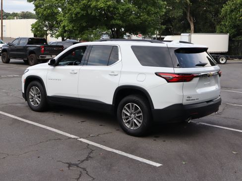 Used 2023 Chevrolet Traverse LT AWD/4WD image 8