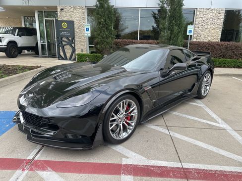 Used 2015 Chevrolet Corvette Z06 w/ 3LZ Preferred Equipment Group image 1