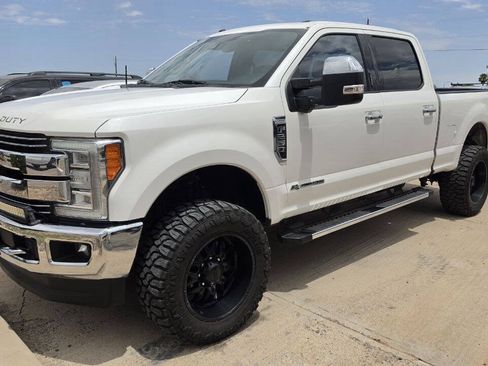 Used 2018 Ford F250 Lariat w/ Lariat Ultimate Package AWD/4WD image 1