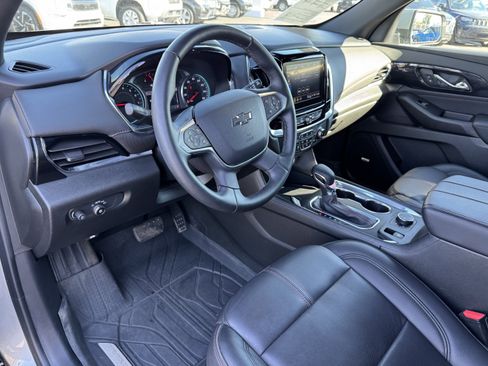 Used 2023 Chevrolet Traverse RS w/ LPO, Floor Liner Package image 28