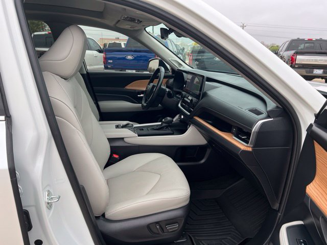 Used 2026 Toyota Grand Highlander FWD image 23