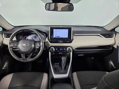 Used 2025 Toyota RAV4 XLE w/ Convenience Package FWD image 26