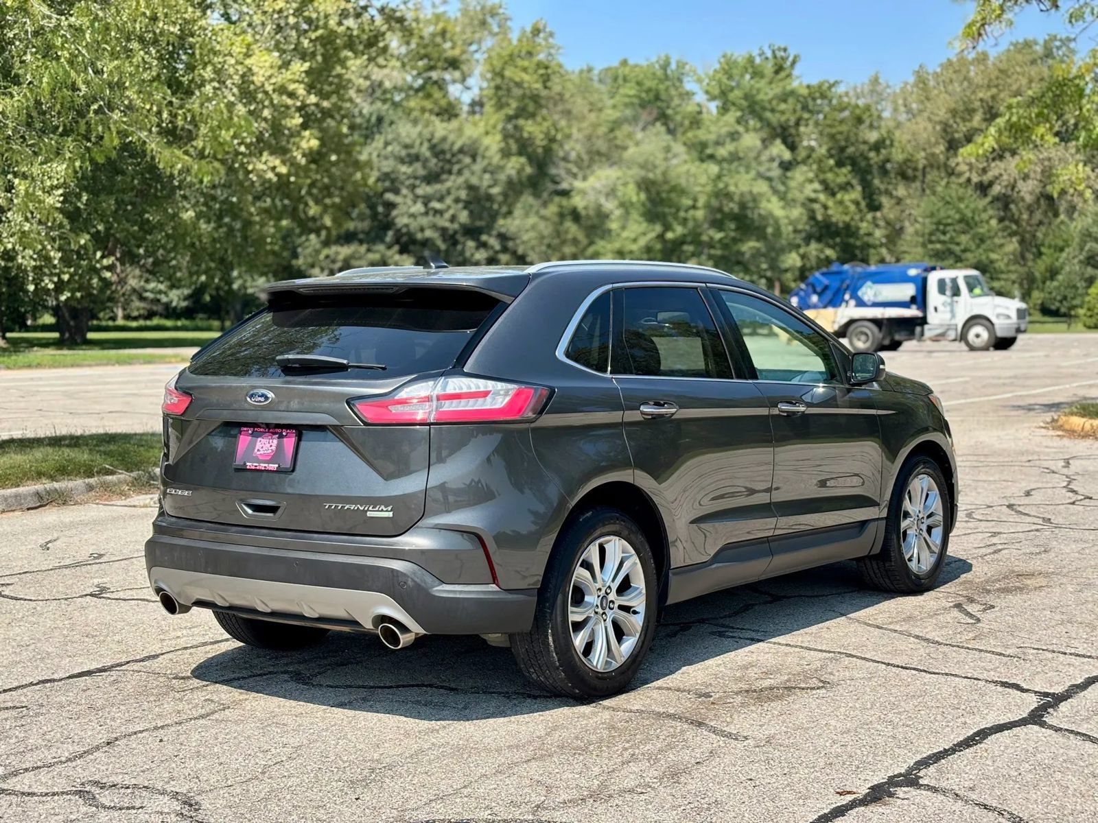 Used 2019 Ford Edge Titanium FWD image 6