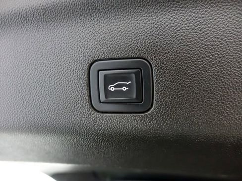 Used 2021 Chevrolet Tahoe LT w/ LT Signature Package image 33