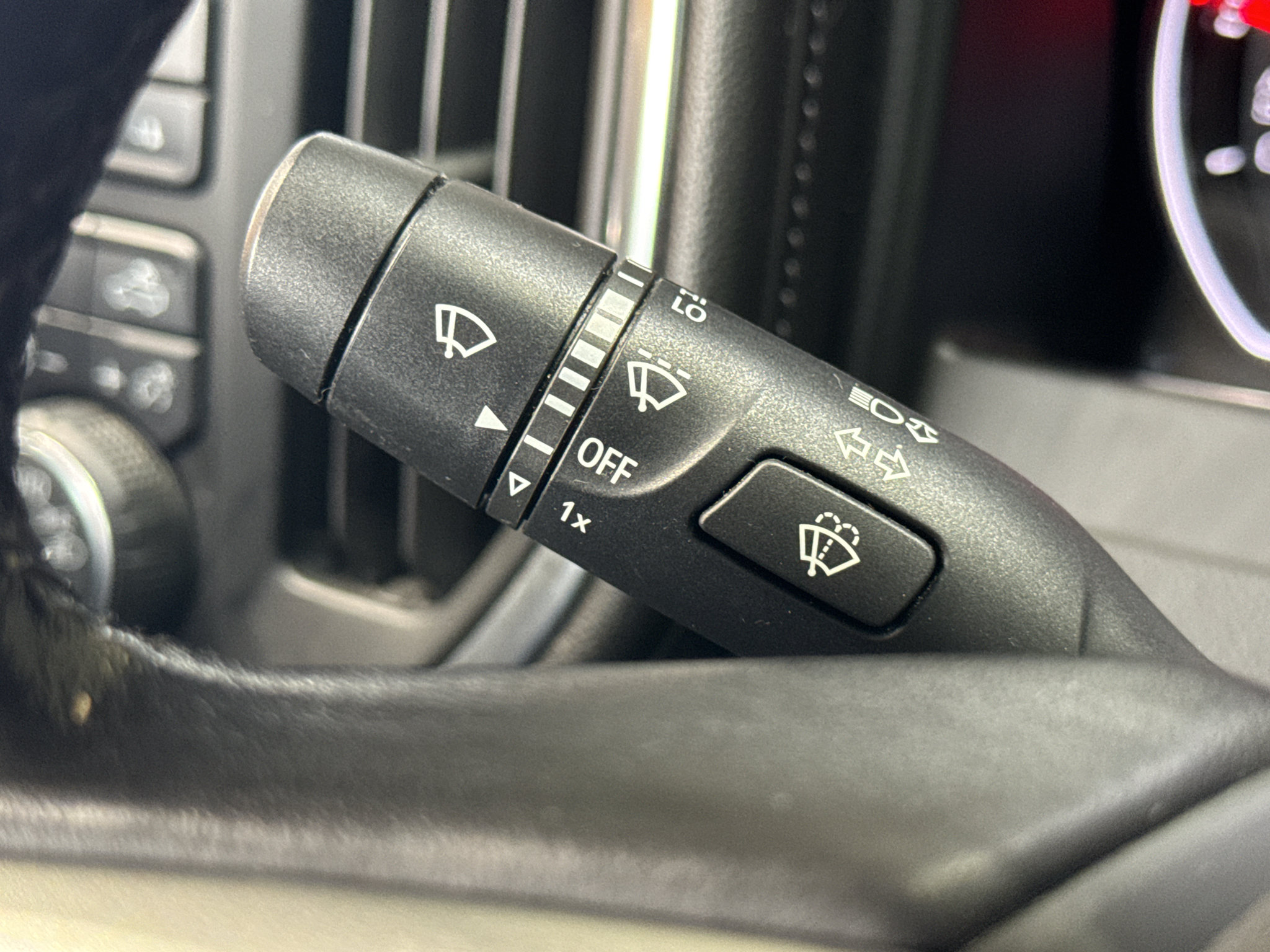 Used 2019 Chevrolet Silverado 1500 LT Trail Boss AWD/4WD image 27