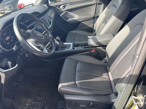 Used 2022 Audi Q3 2.0T Premium Plus w/ Premium Plus Package image 3